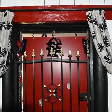 דול-דה-ברטאן Love Room Donjon Dol In Love Bdsm מראה חיצוני תמונה